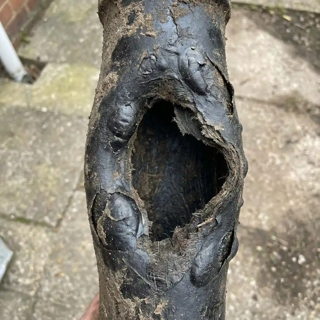 Pitch Fibre Drain Pipe With A Hole