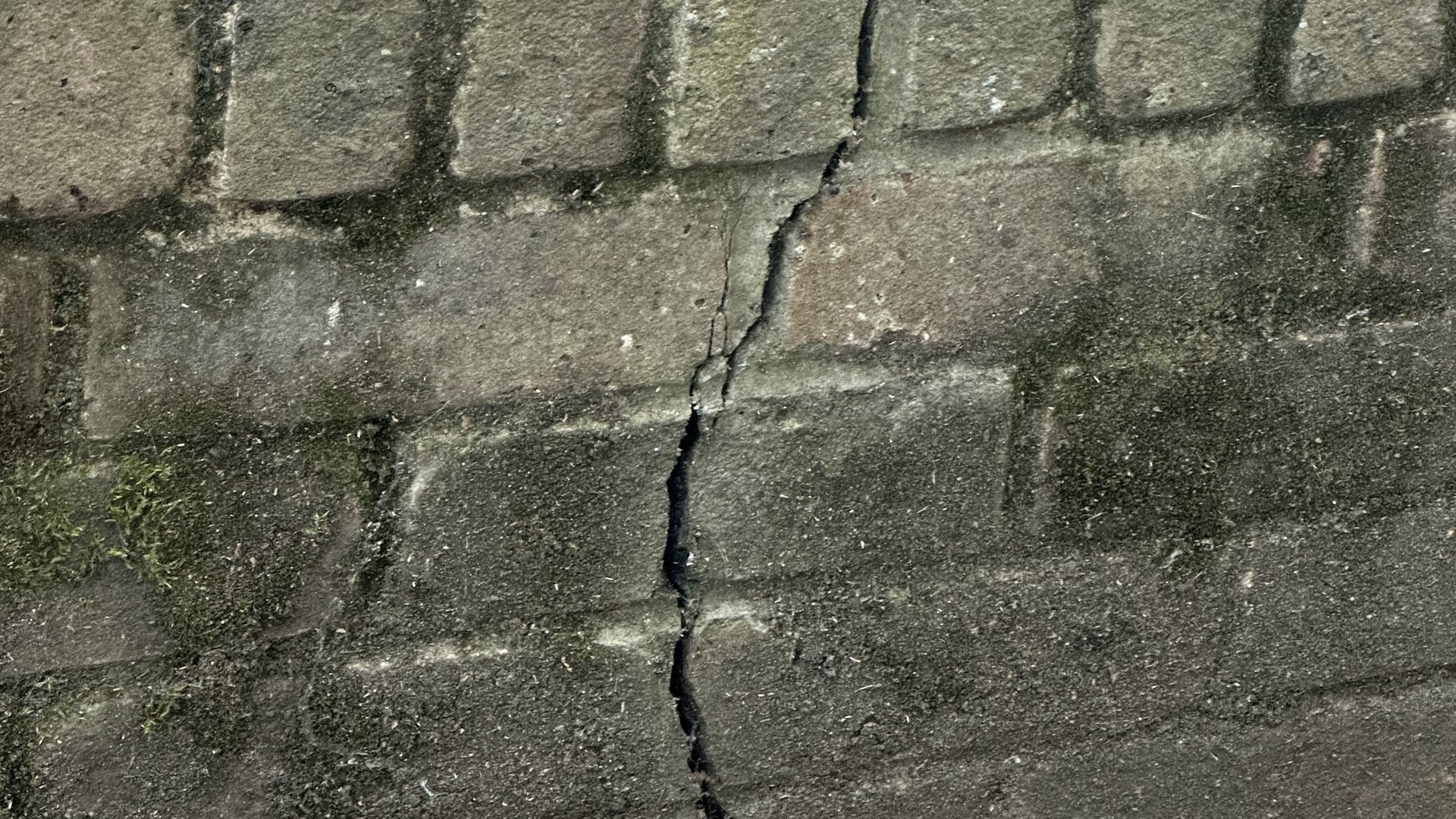 New Cracks After the Hottest Summer on Record? How Your Drains Fit Into Subsidence
